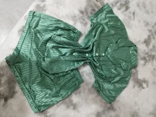 Pijama satén verde rayas verano