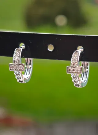 Pendientes de perla y circonitas plateados