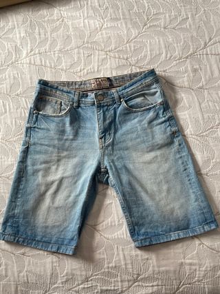 Pantalón vaquero corto