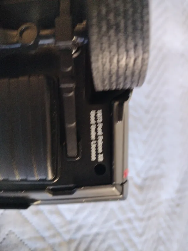 Coche V8 Interceptor 1:18 Negro