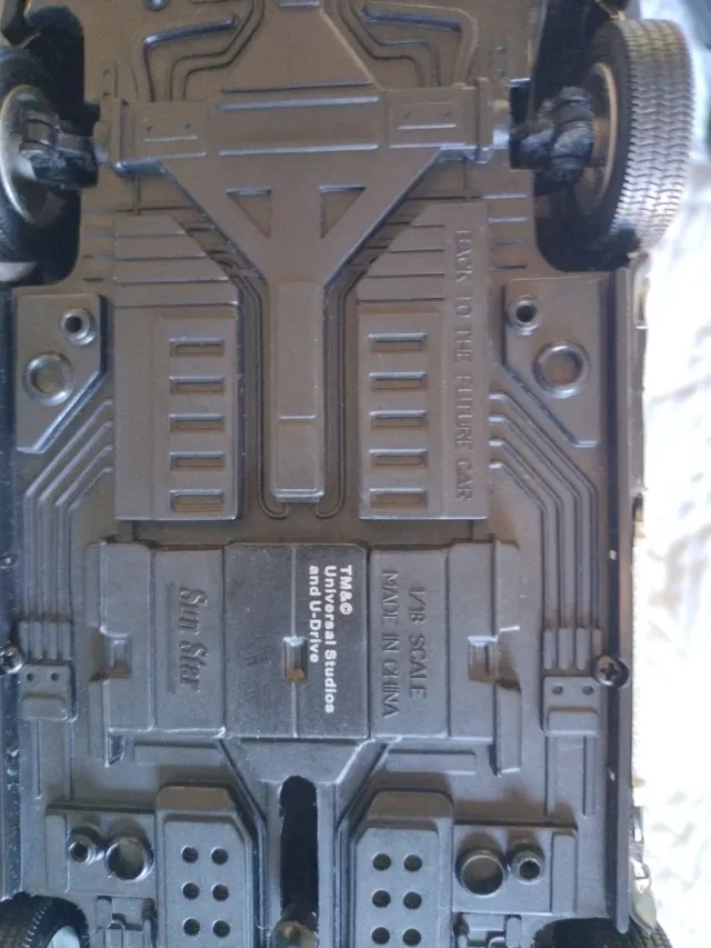 Coche V8 Interceptor 1:18 Negro