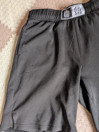 Pantalón corto Looney Tunes negro