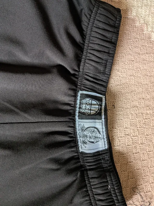 Pantalón corto Looney Tunes negro