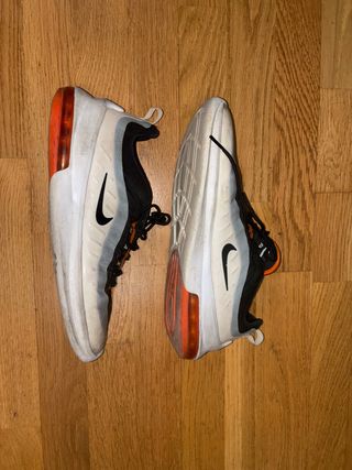 Nike Air Max Axis Naranja y Blanco