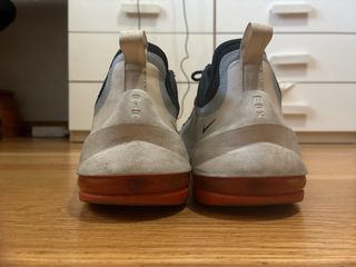 Nike Air Max Axis Naranja y Blanco