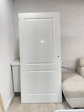 Puerta interior blanca apertura derecha