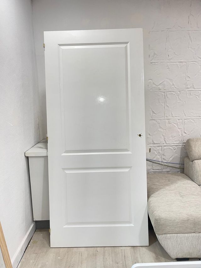 Puerta interior blanca apertura derecha