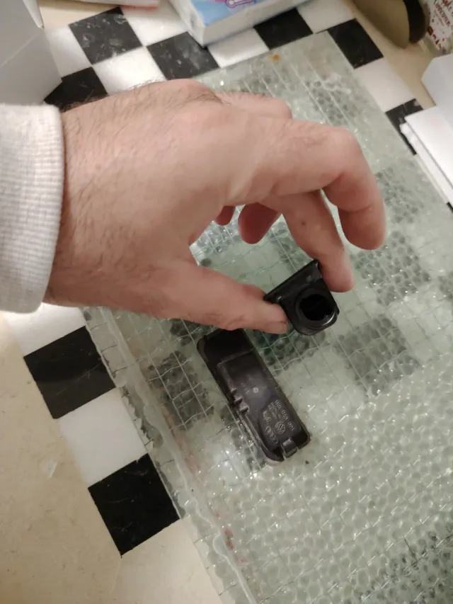 Vetri luci targa Golf 6