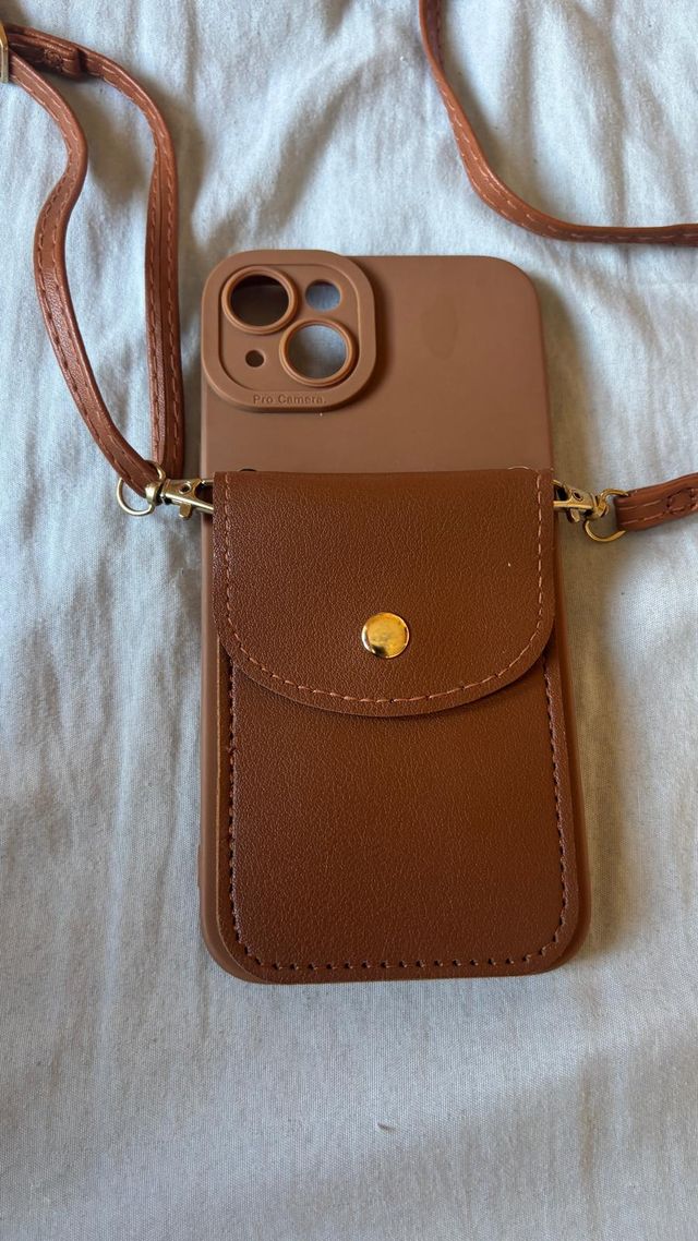 Funda iPhone 15 Plus Marrón con Tarjetero