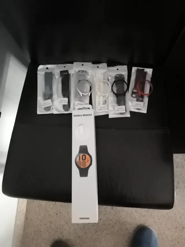 Samsung Galaxy Watch 4 + Correas