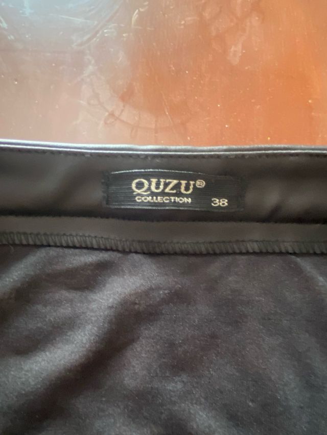 Falda pata de gallo con botones