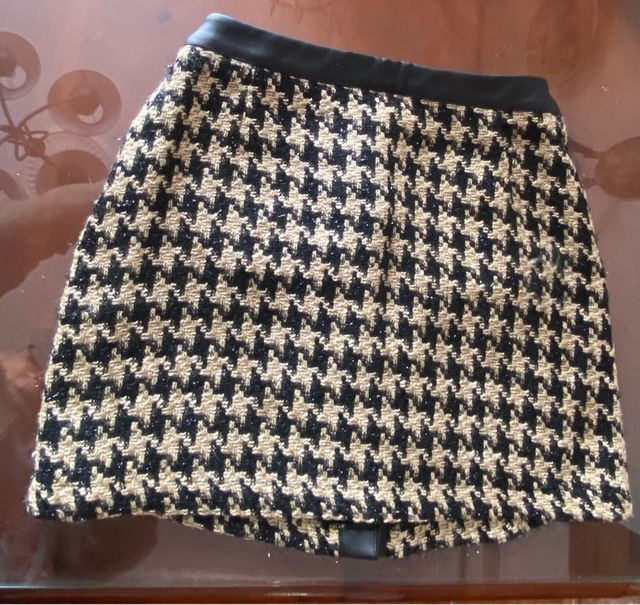 Falda pata de gallo con botones