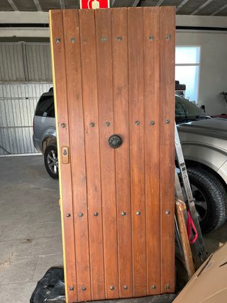 Puerta madera maciza exterior
