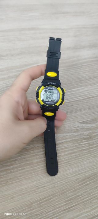 Reloj Deportivo Negro y Amarillo