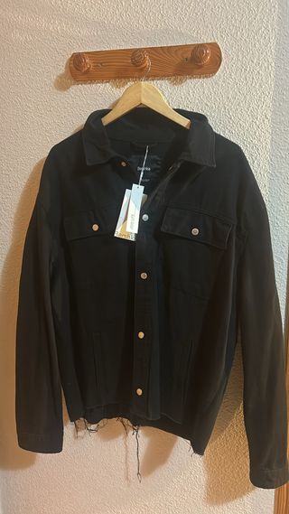 Chaqueta vaquera Bershka negra