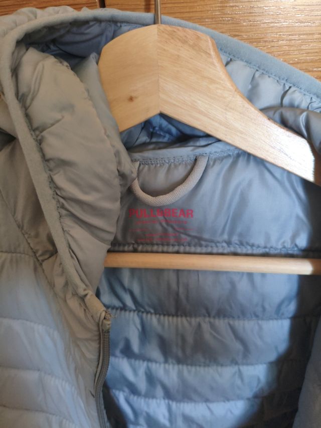 Abrigo acolchado azul claro entretiempo