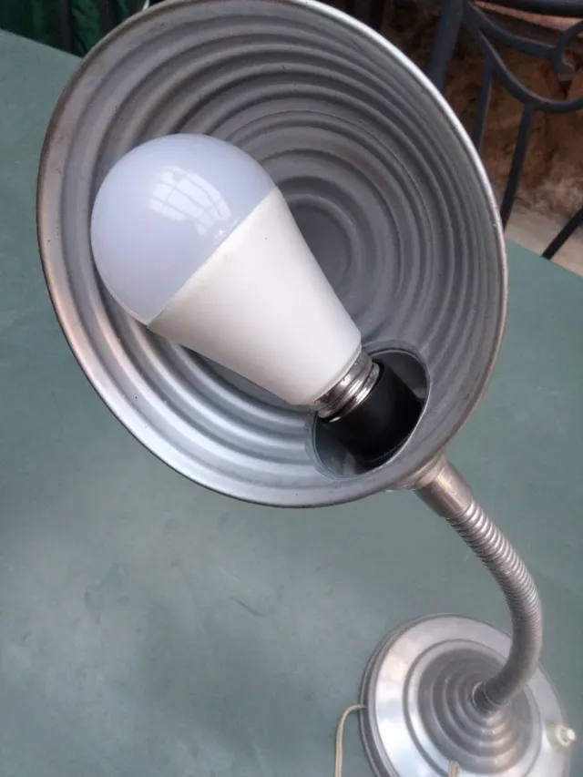 Lámpara flexo vintage metal