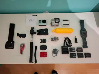 GoPro Hero 4 Black + Accessori