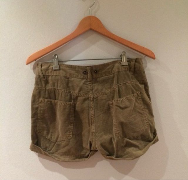 Pantalones cortos Zara pana beige