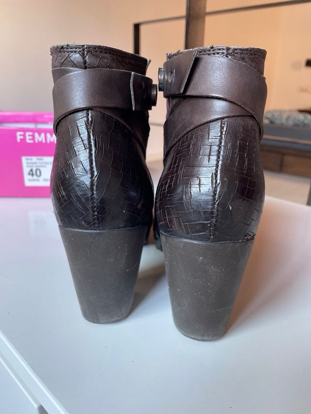 Botines Fluchos Negros Piel Talla 40