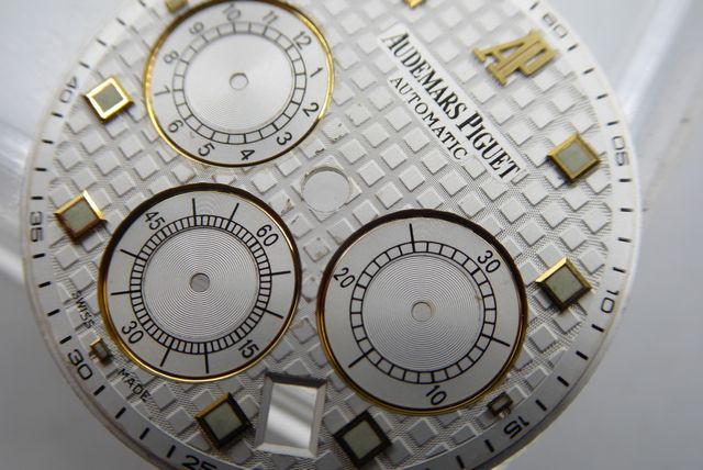 Oak Chrono dial 26022OR