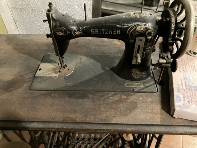 MAQUINAS DE COSER SINGER Y GRITZNER ANTIGUAS