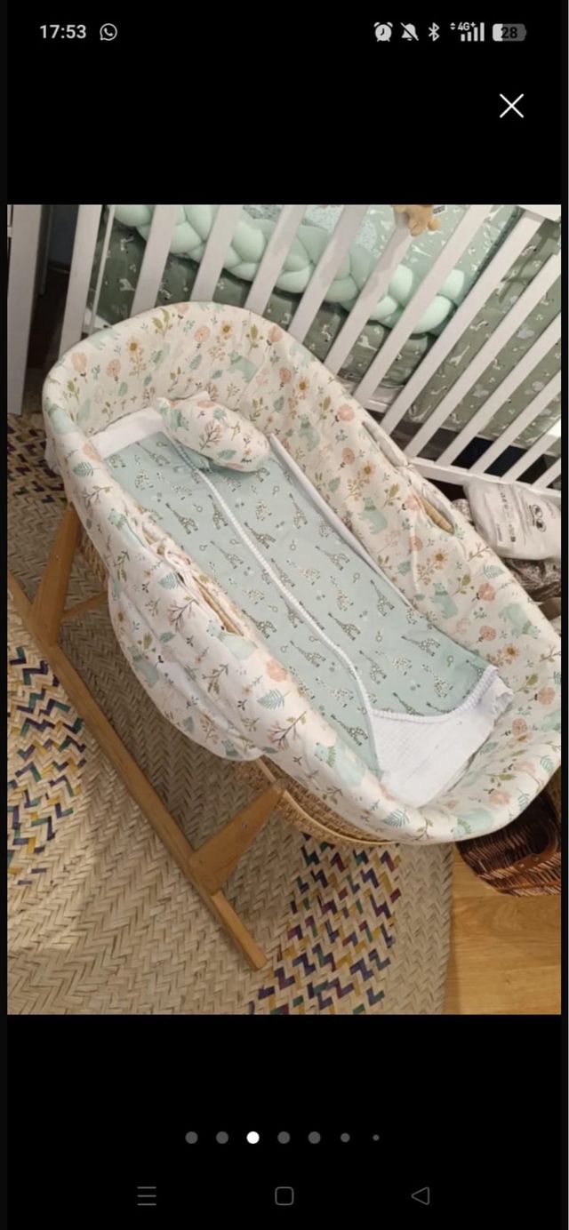 Minicuna de madera casi sin uso