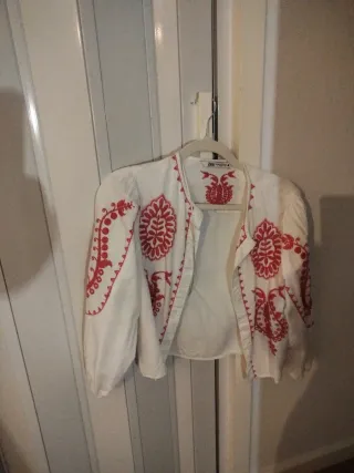 Blusa Zara Bordada Roja Talla S
