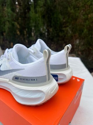 Nike ZoomX Invincible Run 3 Blancas