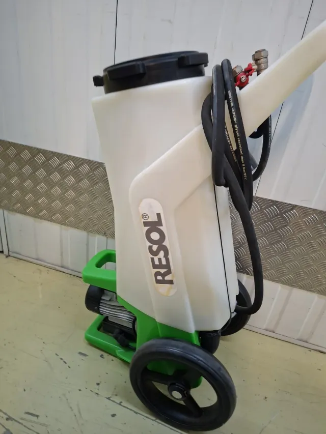 Máquina limpieza instalaciones Mamaoca/llenado