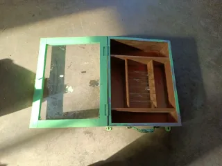 Botiquín antiguo artesano madera expositor