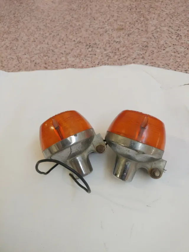 Coppia di indicatori di direzione per moto classica arancione