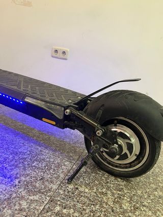 Patinete eléctrico negro