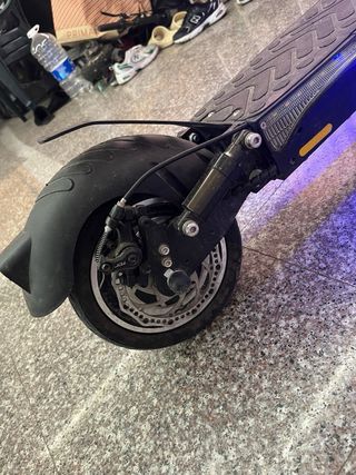 Patinete eléctrico negro