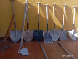 Lote de palas, picos y batideras