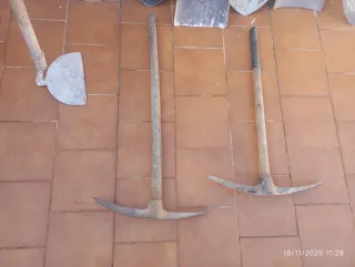 Lote de palas, picos y batideras