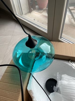 Lampadario vintage azzurro in vetro