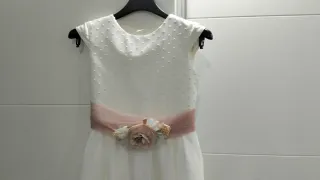 Vestido blanco comunión rosa