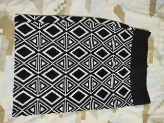 Falda con estampado geométrico