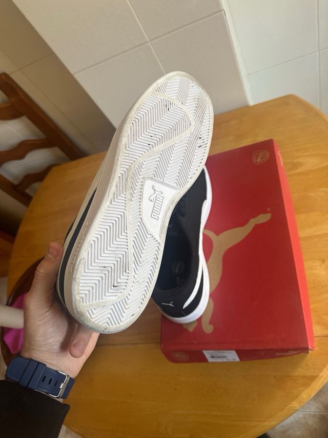 Tênis Puma Pretos e Brancos