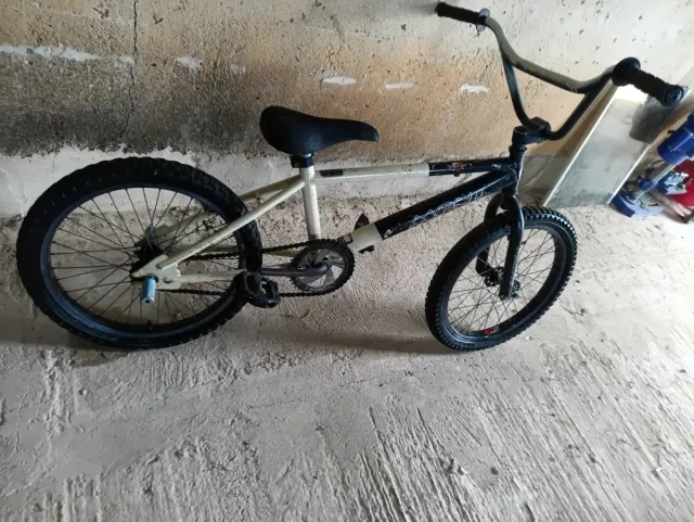 Bicicleta BMX Monty
