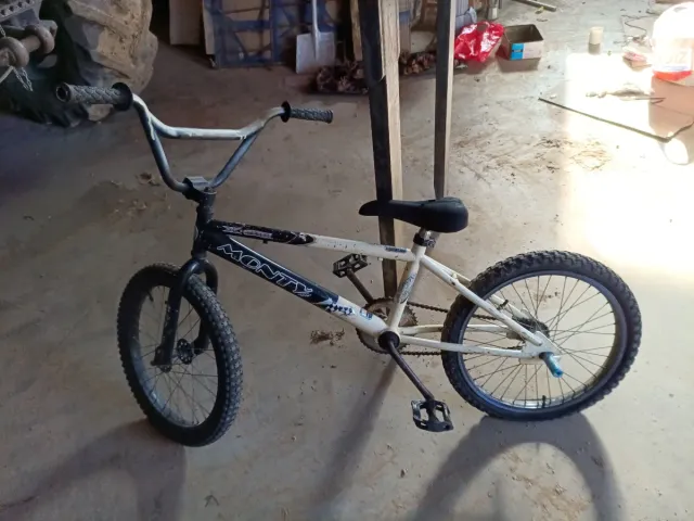 Bicicleta BMX Monty