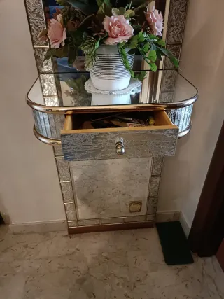 Specchiera da ingresso con cassetto