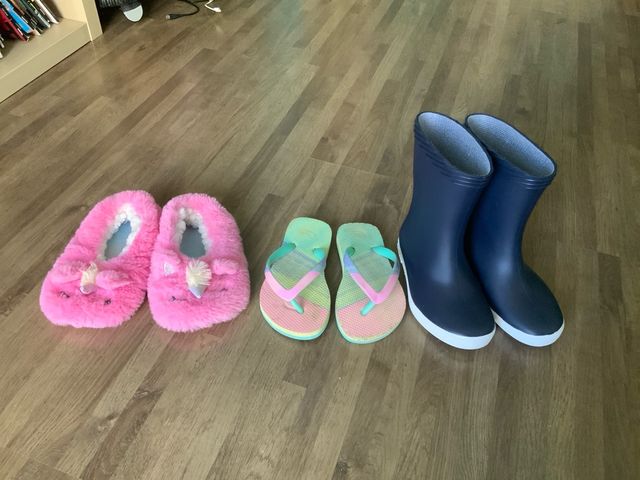 Botas agua TRIBORD y chanclas talla 27/28