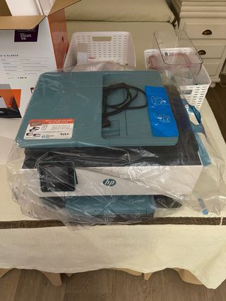 Impresora HP Blanca y Gris