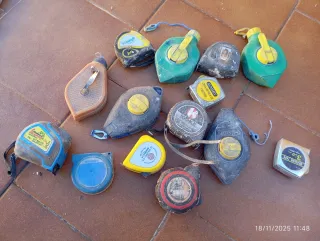 Lote de botas de marcar y metros