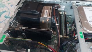 HP SFF i5 4430 8GB SSD 250GB Samsung Geforce GT710