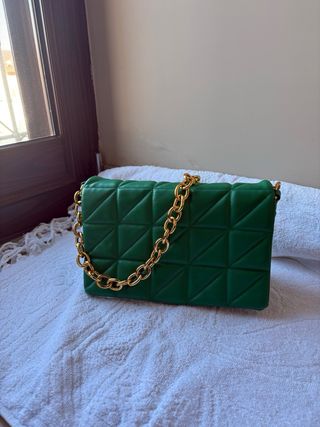 Borsa verde Shein effetto Bottega Veneta