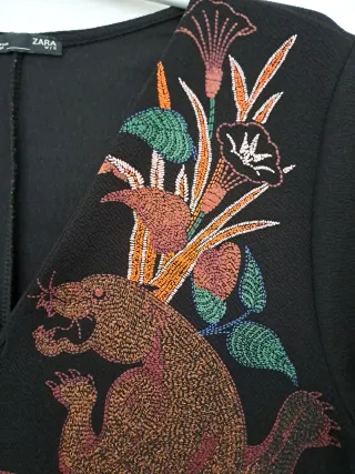 Vestido Zara bordado tigre M