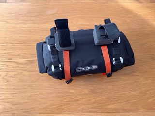 Bolsa Manillar Bikepacking Ortlieb Negra 9L